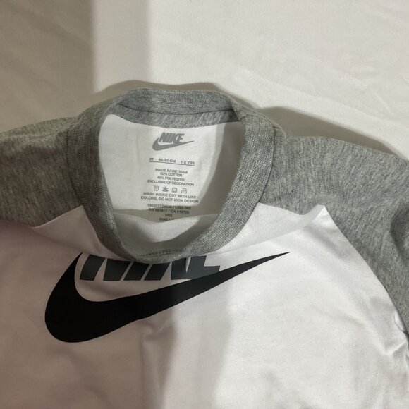 Nike Kids 2-Piece Set Gray Jogger Pants & White Raglan Tee - Size 2T - Picture 5 of 5